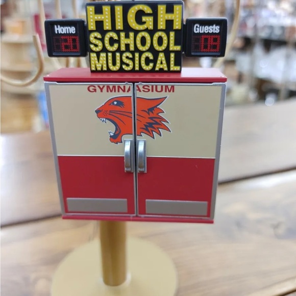 Disney’s High School Musical Hallmark Keepsake - Picture 8 of 10